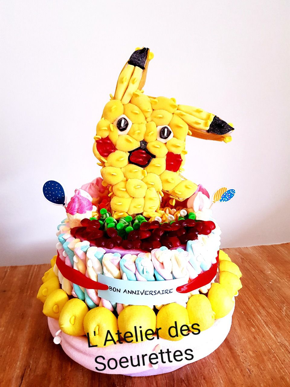 Gateau De Bonbons Pikachu Latelierdessoeurettes